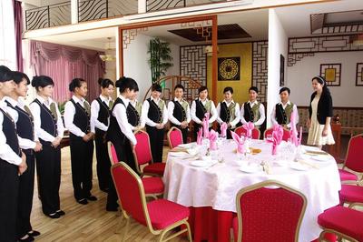 南寧市中職學(xué)校錄取工作拉開(kāi)帷幕 餐飲服務(wù)專業(yè)受關(guān)注